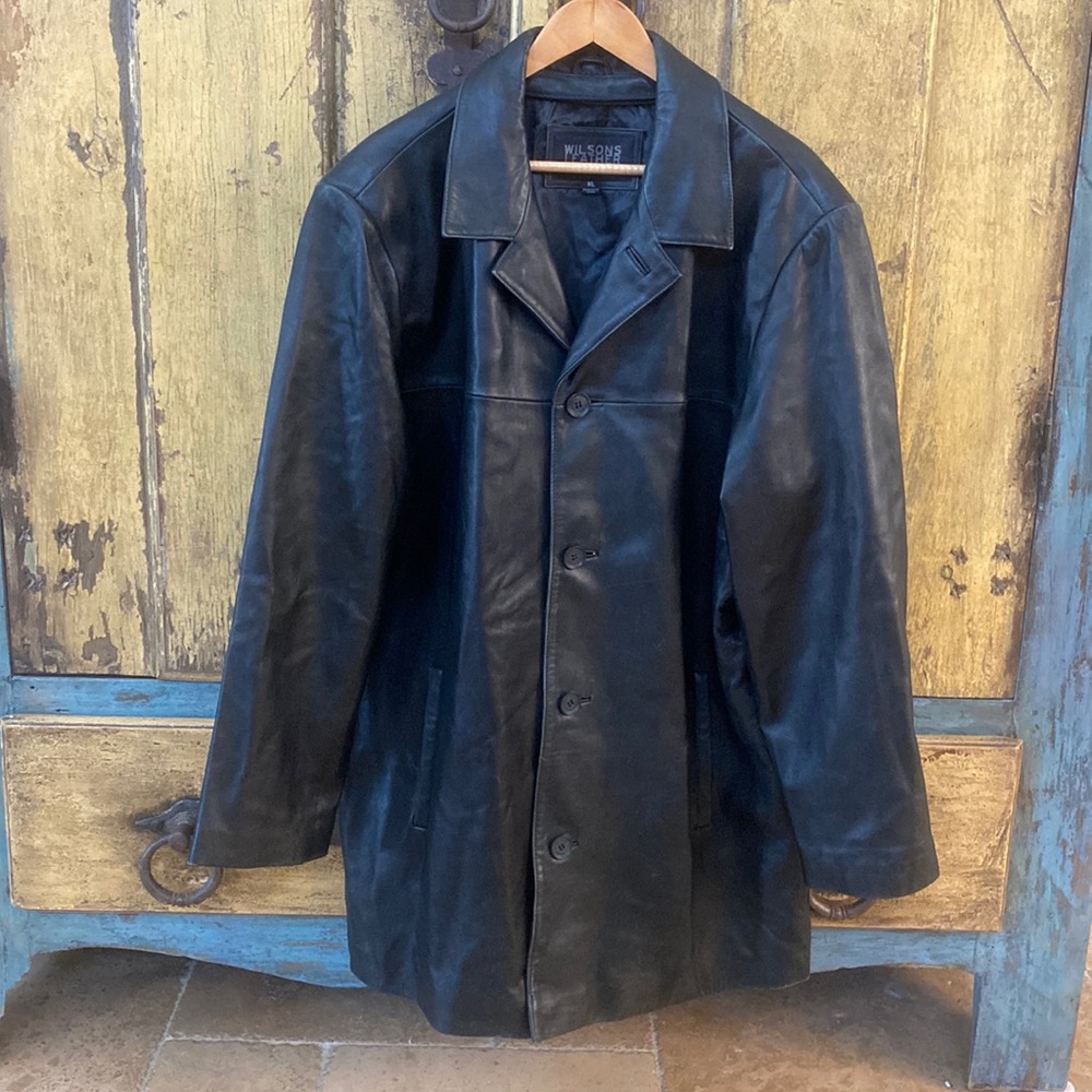 Beautiful mens leather coat. WILSONS LEATHER XL
